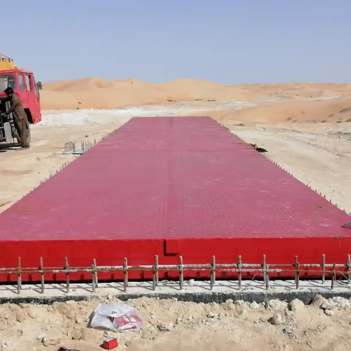 picture of a weighing bridge platform